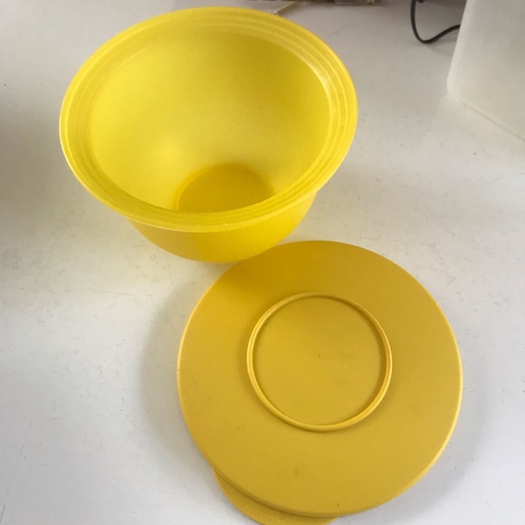 3 Tupperware Impressions Bowls - Picture 4 of 8